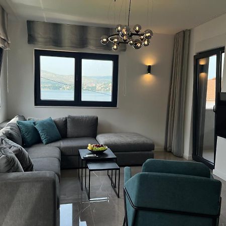 Beachfront House Olbia With Private Parking Trogir Zewnętrze zdjęcie