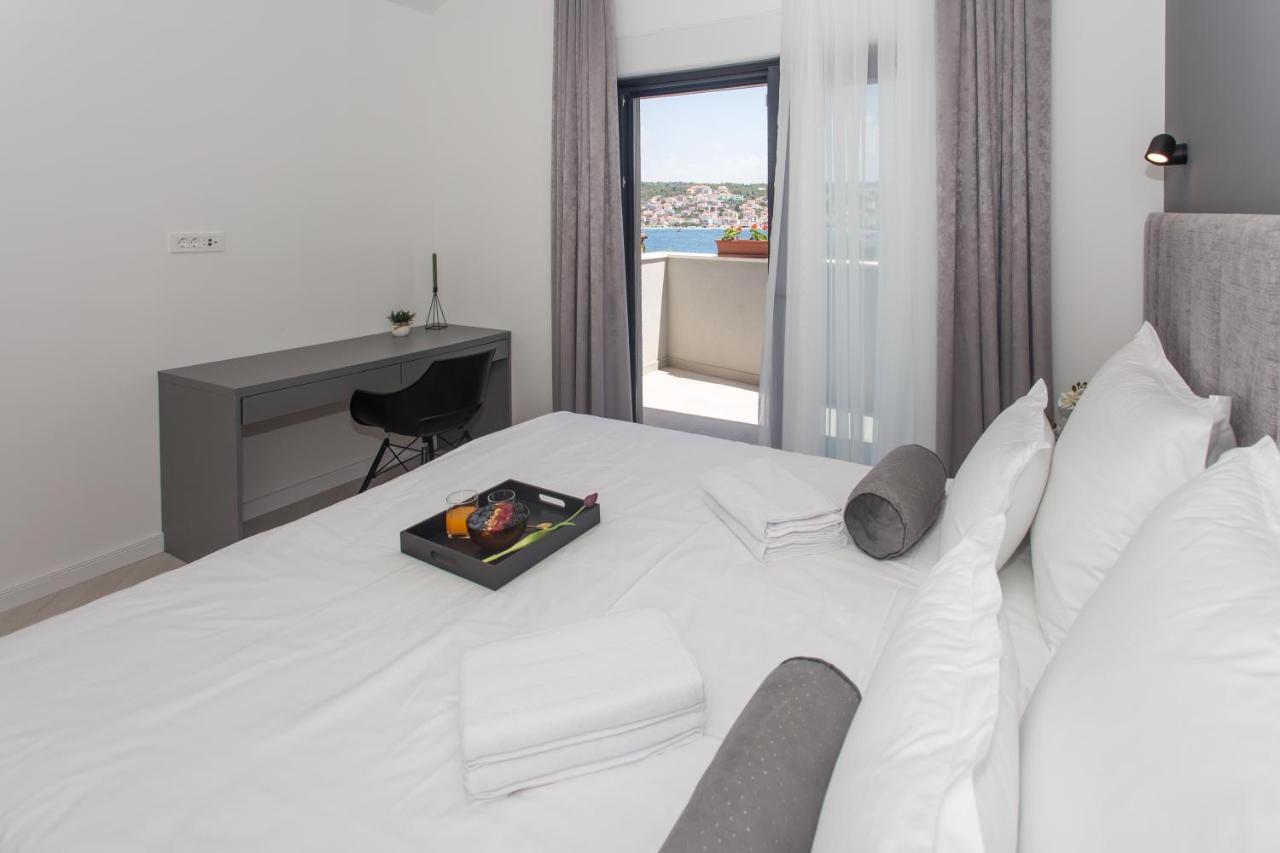 Beachfront House Olbia With Private Parking Trogir Zewnętrze zdjęcie