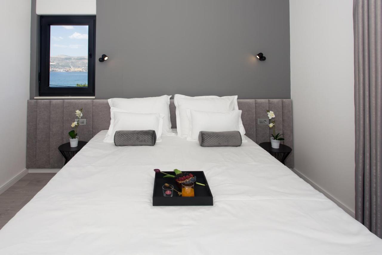 Beachfront House Olbia With Private Parking Trogir Zewnętrze zdjęcie