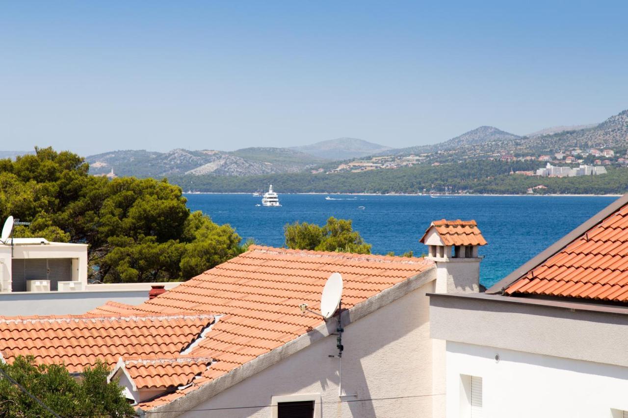 Beachfront House Olbia With Private Parking Trogir Zewnętrze zdjęcie