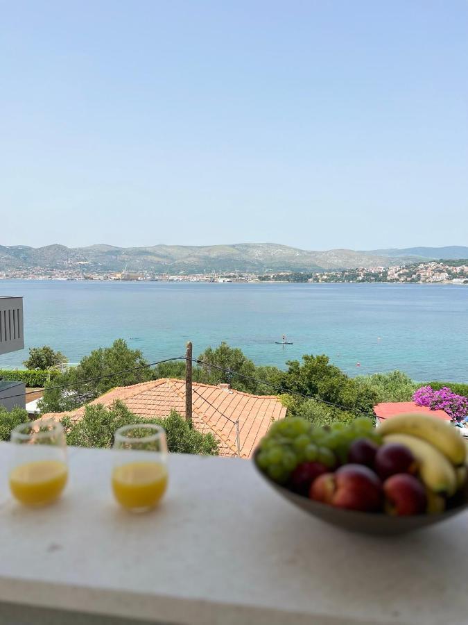 Beachfront House Olbia With Private Parking Trogir Zewnętrze zdjęcie