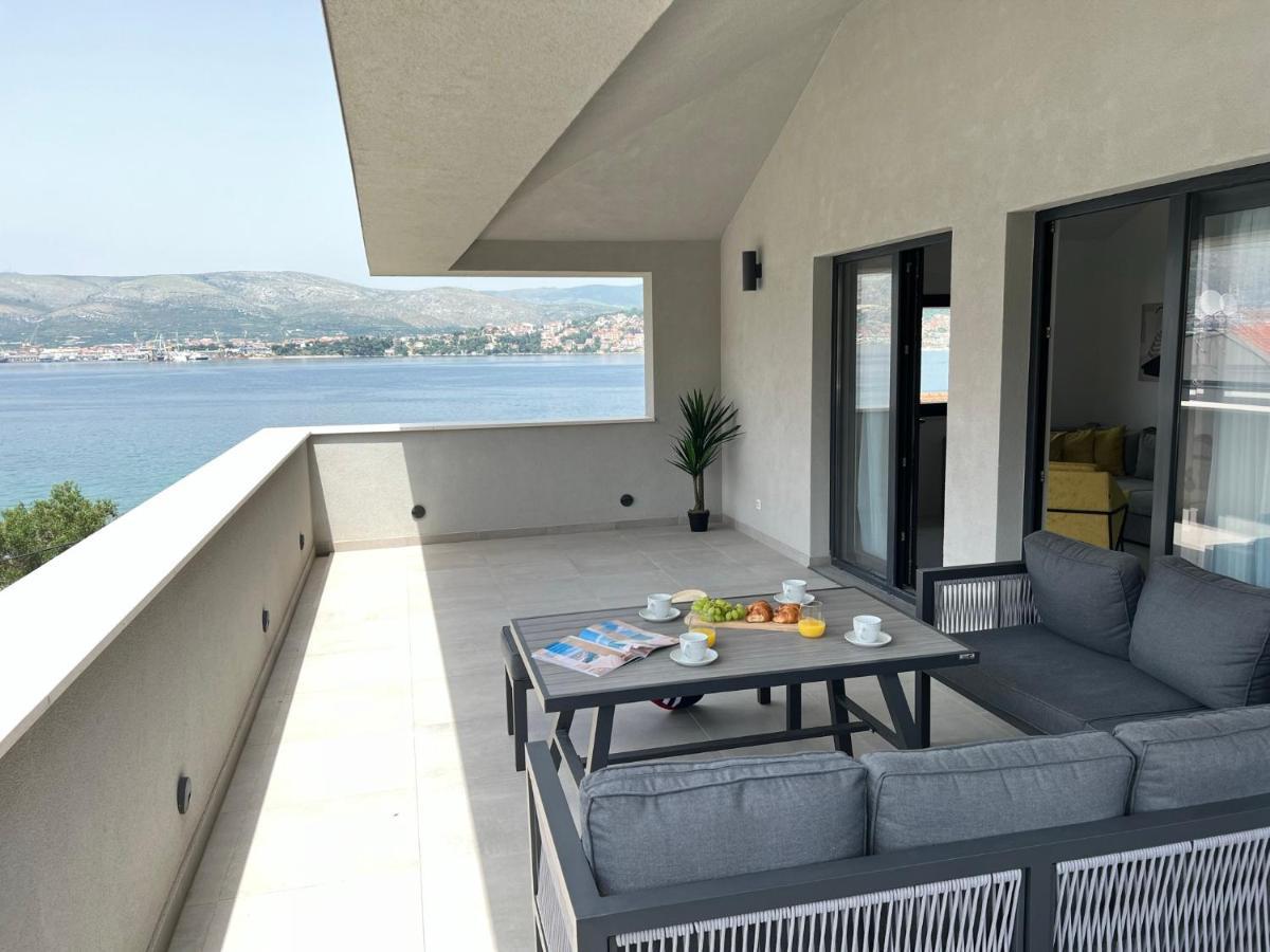 Beachfront House Olbia With Private Parking Trogir Zewnętrze zdjęcie