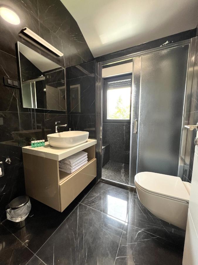 Beachfront House Olbia With Private Parking Trogir Zewnętrze zdjęcie