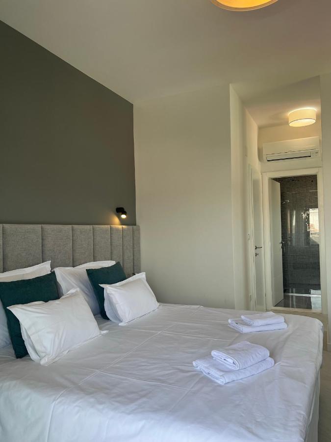 Beachfront House Olbia With Private Parking Trogir Zewnętrze zdjęcie