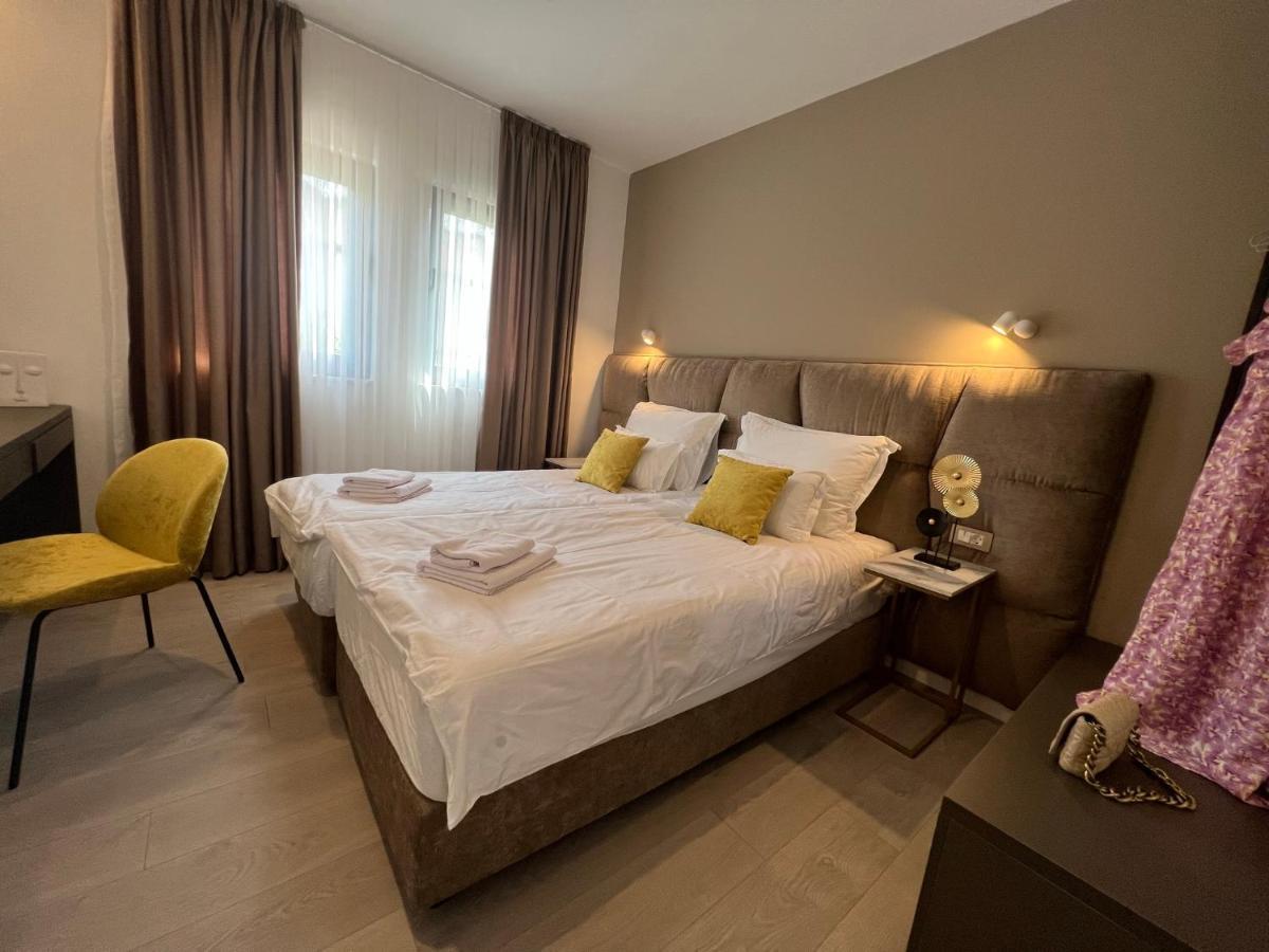 Beachfront House Olbia With Private Parking Trogir Zewnętrze zdjęcie